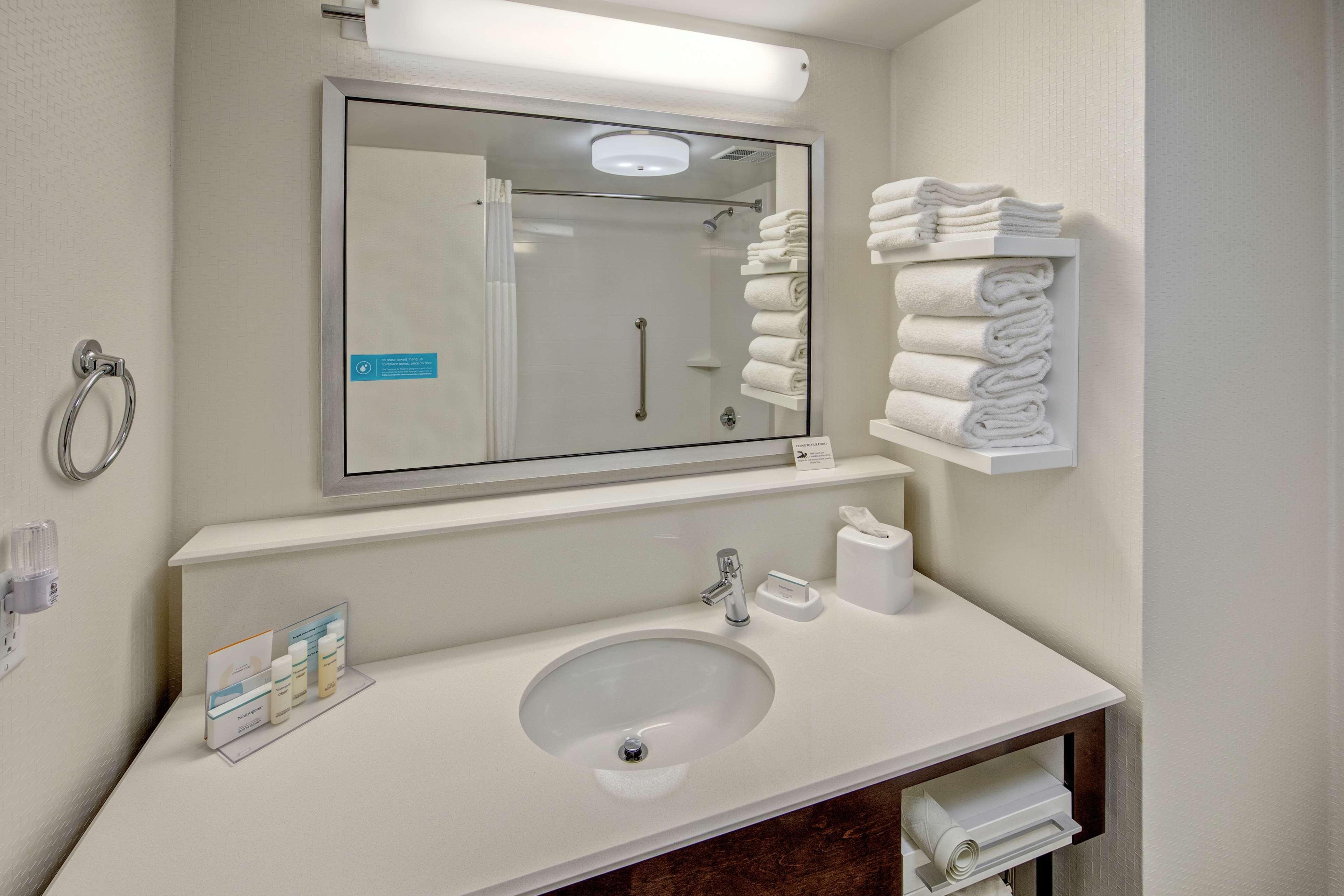 Hampton Inn Corinth Exteriör bild
