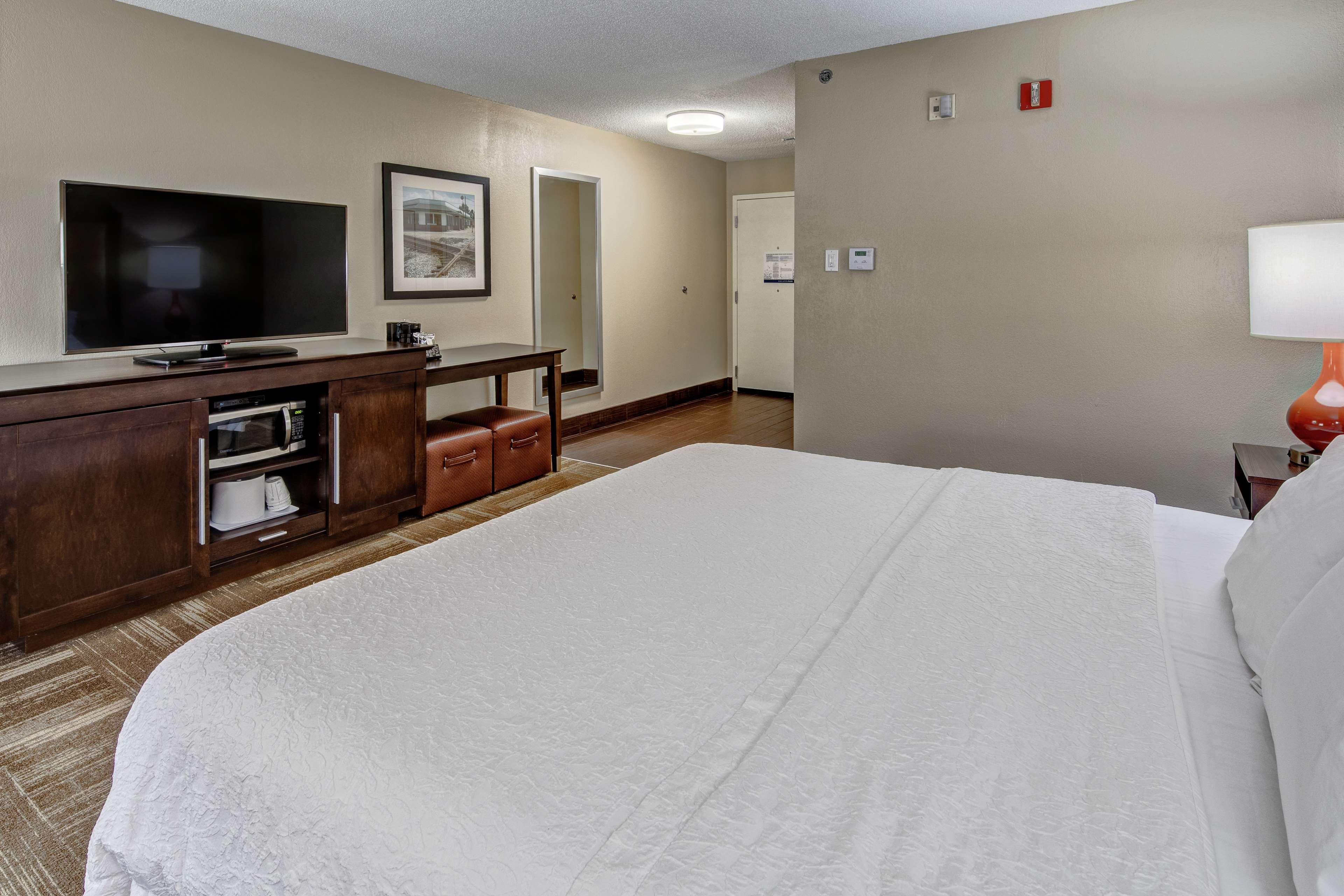 Hampton Inn Corinth Exteriör bild